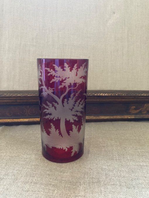 Petit vase cristal de Bohème rouge décor cynégétique