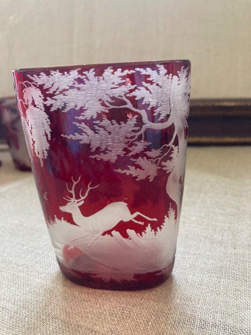 Vase tubulaire en cristal de Bohème rouge