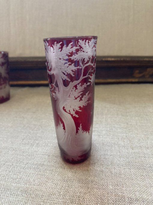 Vase tubulaire en cristal de Bohème rouge