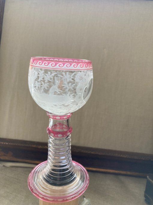Verre Roemer en cristal de Bohème rose