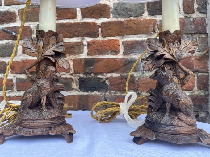 Paire de petits bougeoirs en bois sculpté  VENDU