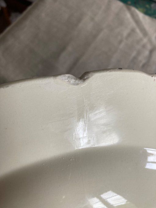 Gien Rambouillet, plat creux à décor d un sanglier