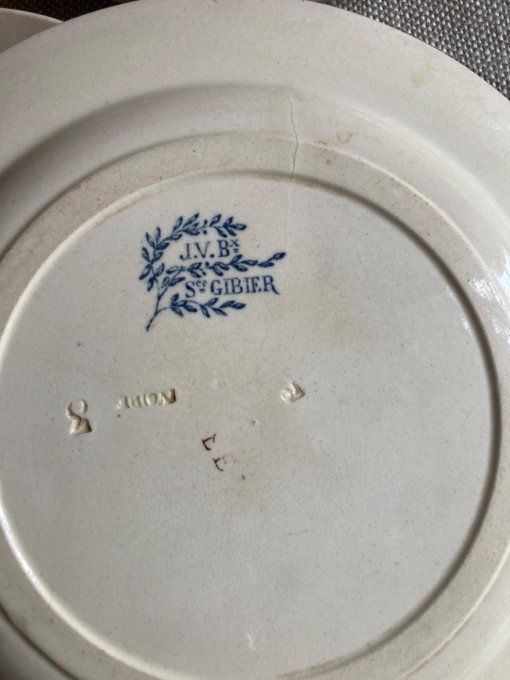 Petit Service Gibier décor Cerf. Faïence de Jules Vieillard Bordeaux.  5 assiettes plates cerf , 2 
