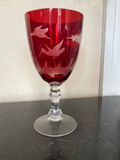 Verre en cristal rouge taille à décor de Bécasse