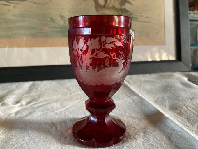 Verre à pied en cristal de Bohème rouge