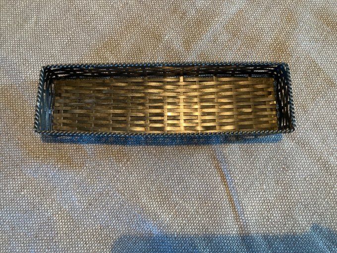 Panier tressé en métal argent