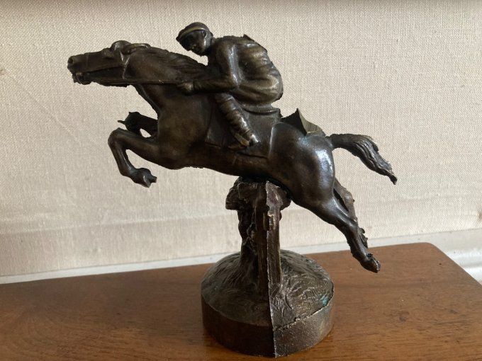 Le saut d obstacle, sujet en bronze