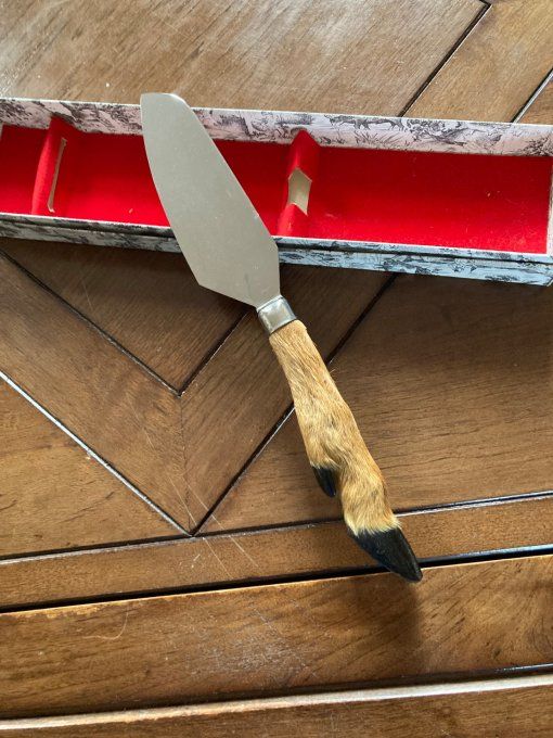 Pelle à tarte manche pied de chevreuil