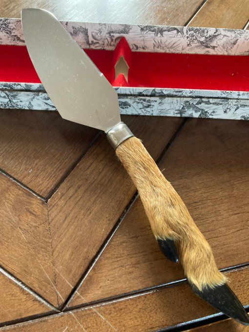 Pelle à tarte manche pied de chevreuil