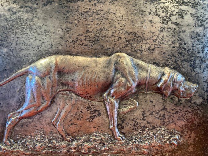 Plaque chien en métal argenté