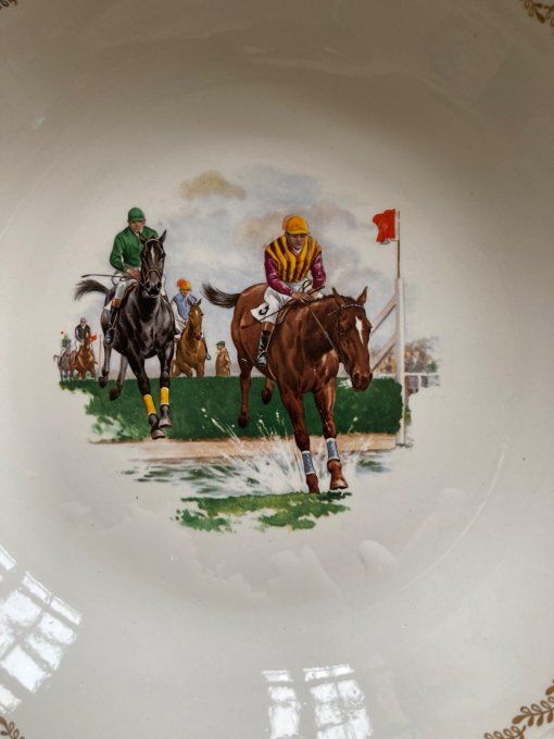 Plar creux vintage à décor de course hippique