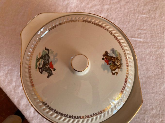 Saladier/soupière à décor de scène de chasse à courre