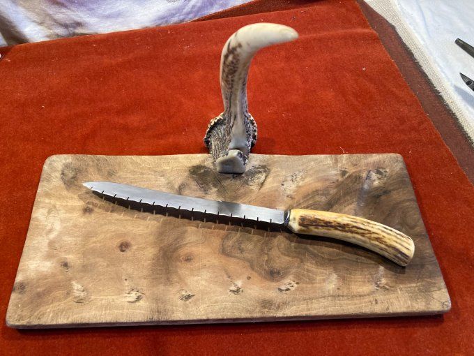 Couteau à pain manche en bois de cerf