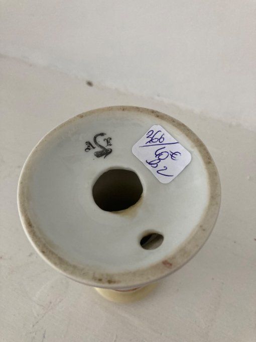 2 bougeoirs en porcelaine modèle Vénerie de Pierre Chambry