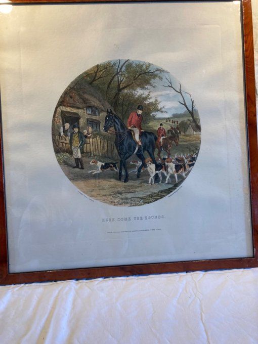 Gravure Anglaise ronde gravées par Hester. Here come the hounds