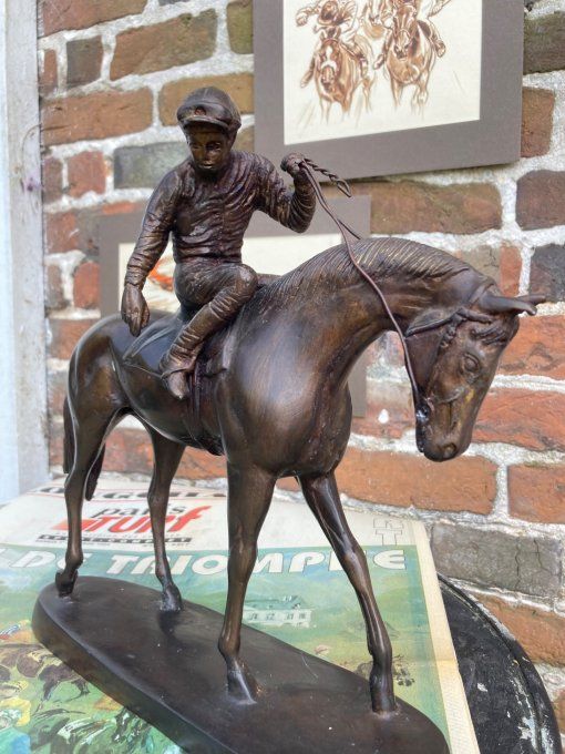  Bronze Jockey préparant son départ