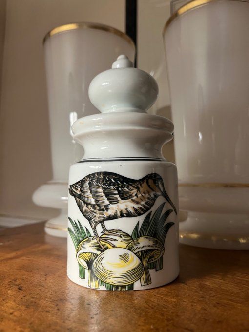 Apilco, porcelaine d Auteuil , pot