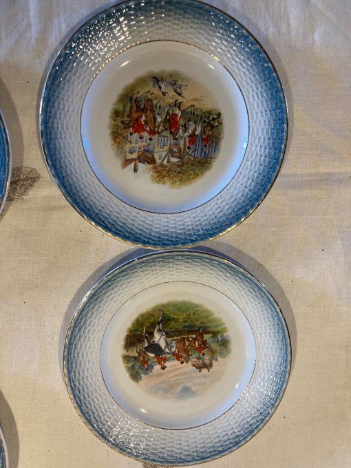 7 assiettes Chasse à courre bord bleu faïencerie St Amand 