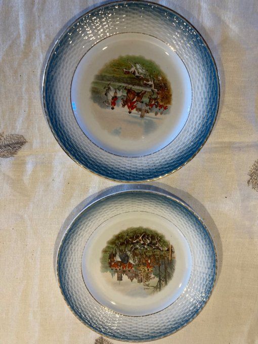 7 assiettes Chasse à courre bord bleu faïencerie St Amand 