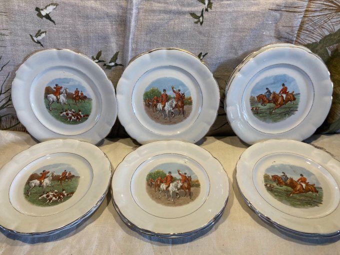 11 assiettes Chasse à courre faïencerie Armandinoise.