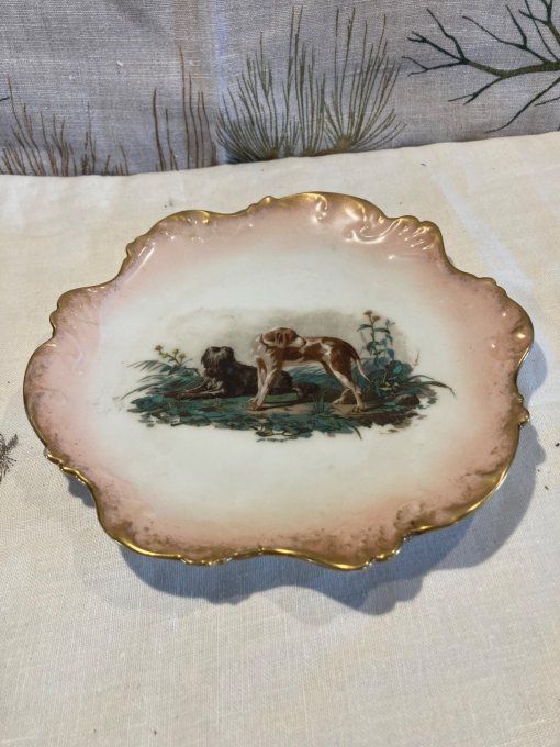 Assiette porcelaine à décor de chiens
