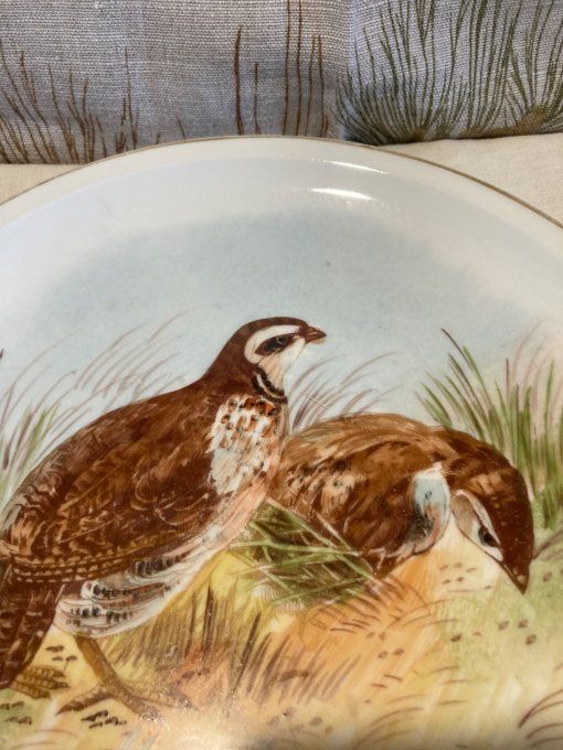 2 assiettes à décor de perdrix 